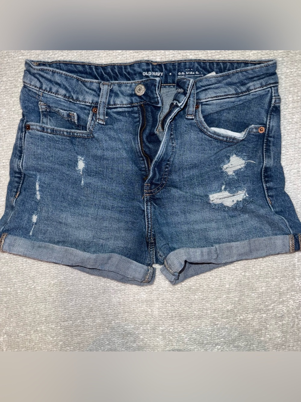 Old Navy Medium Blue Distressed Roll-Cuff Jean Shorts Size 4